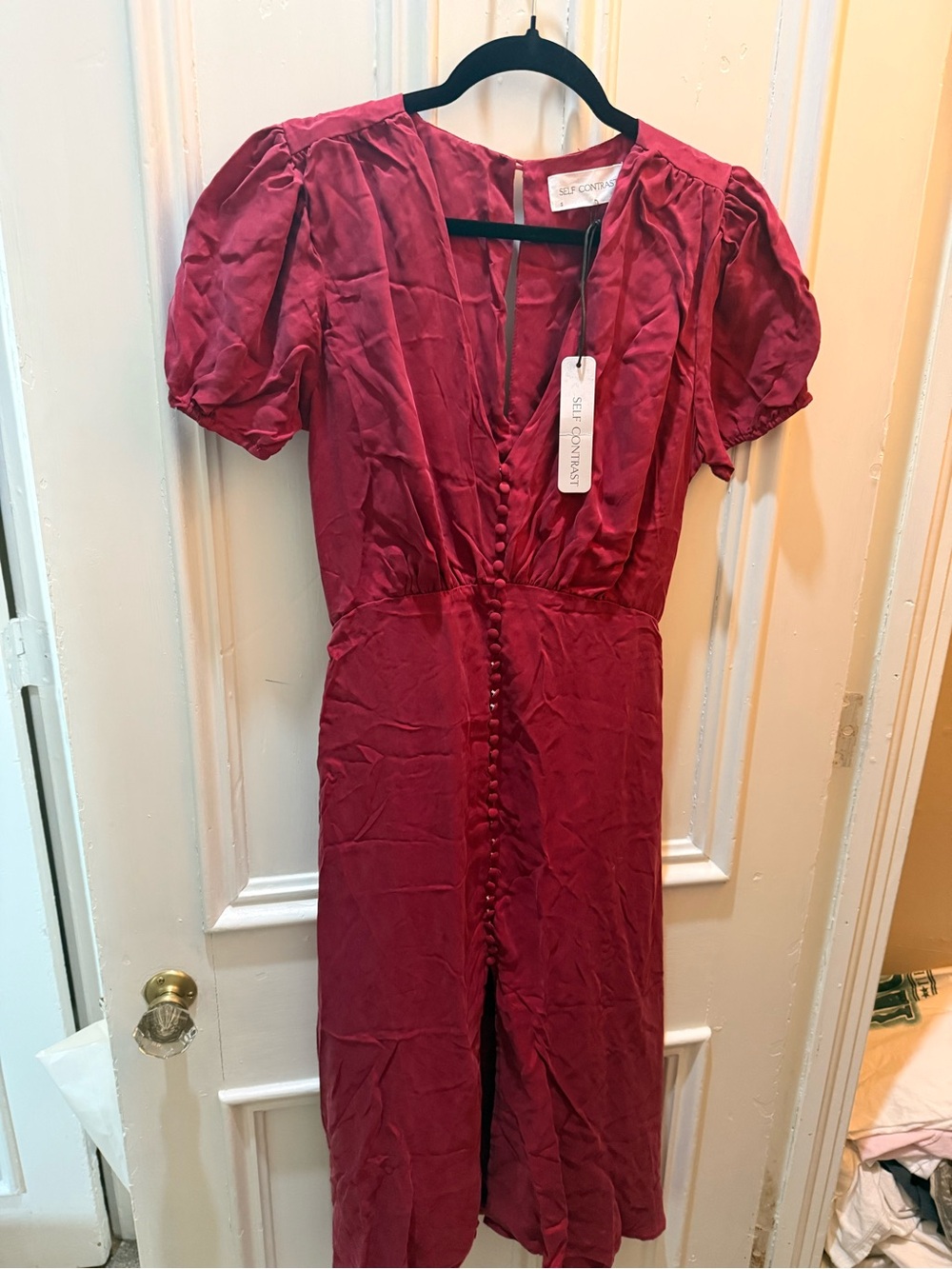 Self-Contrast Ruby Red Puff-Sleeve Midi Dress